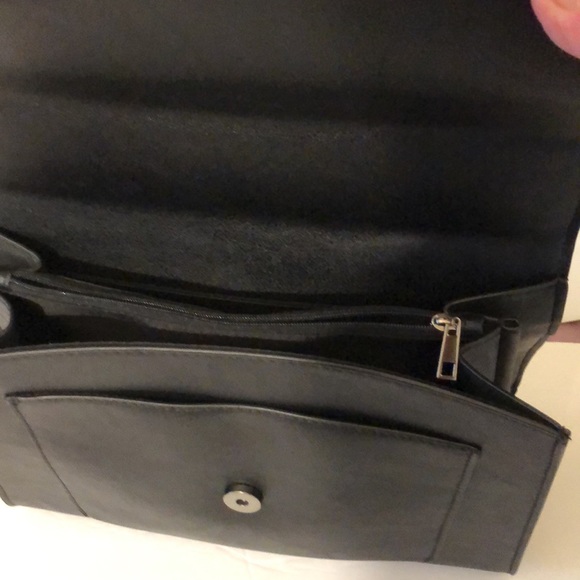 LouLu purse w/ shoulder strap - Picture 5 of 11